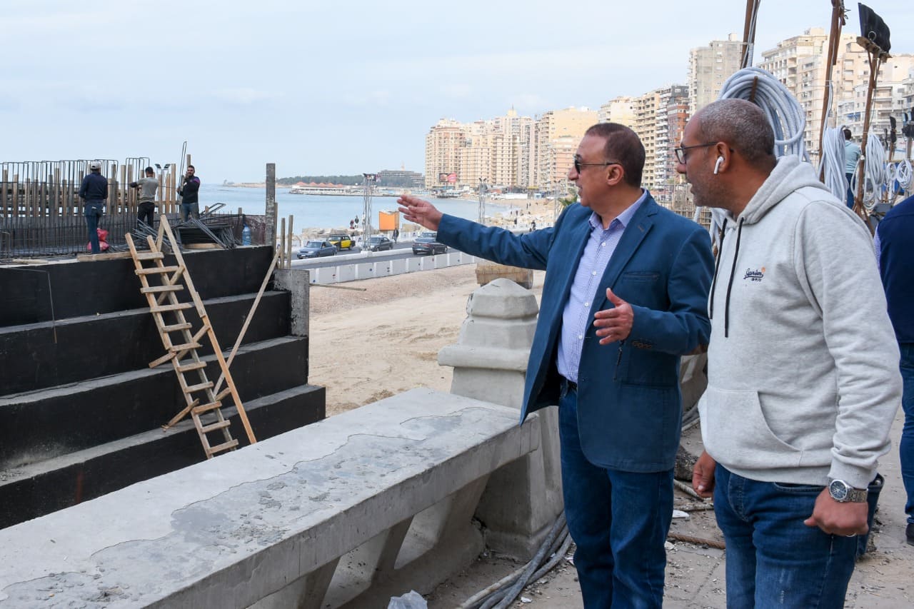 محافظ الإسكندرية يتابع أعمال مشروع إقامة نفق وكباري شارع 45