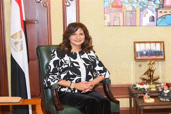 وزيرة الهجرة تلتقى أحد خبراء «مصر تستطيع»