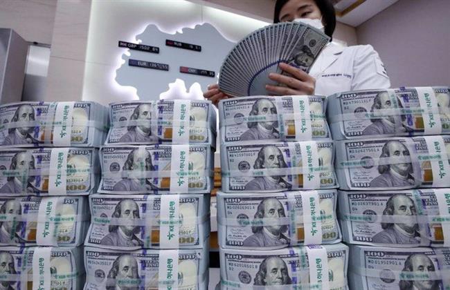 استقرار الجنيه المصري أمام سعر الدولار خلال فترة التعاملات الأخيرة 