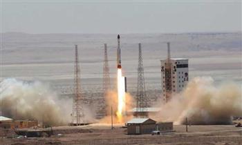 إيران تعلن إطلاق صاروخ إلى الفضاء يحمل معدات بحثية