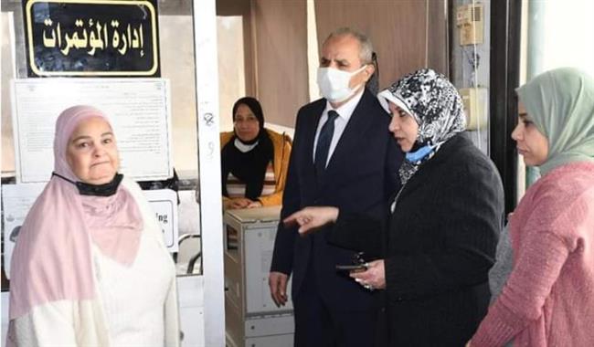 رئيس جامعة القناة يتفقد المبنى الإدارى 