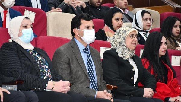 وزيرالرياضة يكرم متطوعي الوزارة المشاركين في معرض إيديكس الدولي