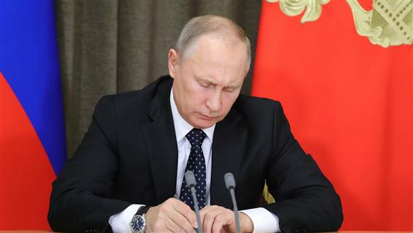 بوتين يمنح الجنسية الروسية لمستشار الرئيس الأمريكى الأسبق