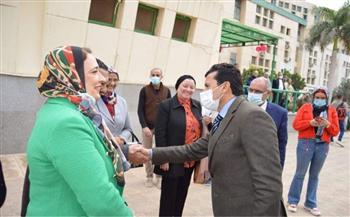 وزير الشباب والرياضة يزور كلية الدراسات العليا للطفولة