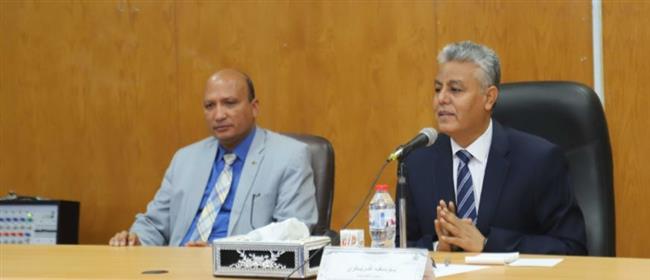 رئيس جامعة جنوب الوادي يشهد مناقشة النظام الإلكتروني للمعاملات الادارية