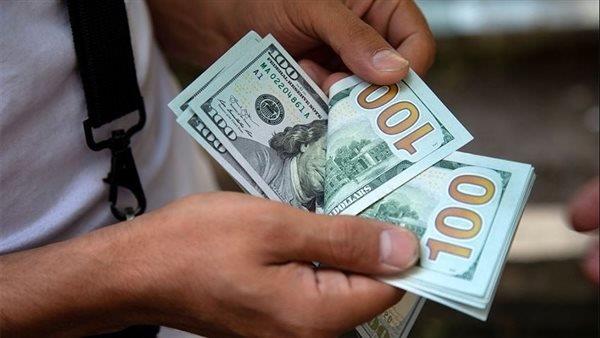 استقرار سعر الدولار مقابل الجنيه في بداية التعاملات الأسبوعية