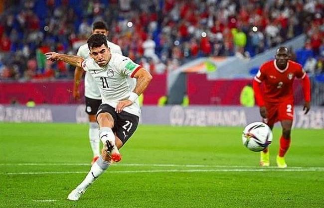 منتخب مصر يكشف عن موقف «زيزو» من مواجهة الجزائر