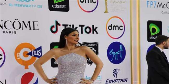 بإطلالة جذابة... الفنانة بسمة تتألق في ختام مهرجان القاهرة السينمائي