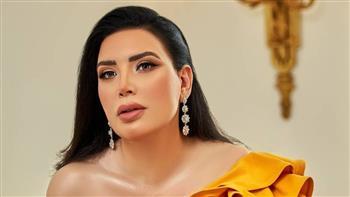 عبير صبري تخطف الانظار بفستان جذاب في حفل ختام مهرجان القاهرة