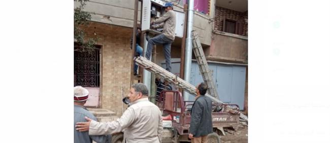 أعمدة الإنارة تضىء شوارع وطرق كفر العرب.. صور
