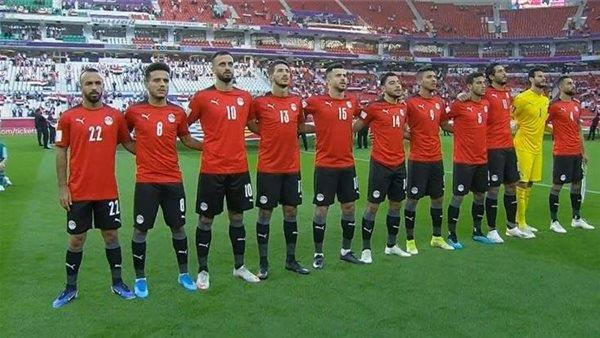 منتخب مصر بقميصه الأحمر أمام الجزائر غدا بكأس العرب