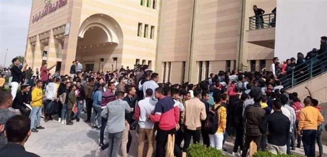 ننشر الصور الأولى من كارثة حفل الشاعرة أميرة البيلي بجامعة جنوب الوادي