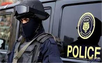 ضبط عنصر إجرامى عقب تبادل إطلاق النيران مع قوات الشرطة