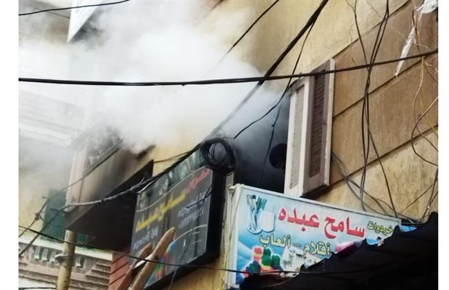 السيطرة علي حريق بمخزن لعب بالعطارين