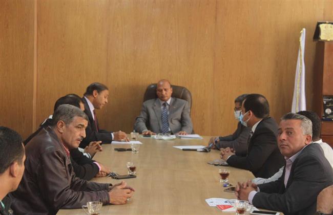 عقد اجتماع لجنة الأزمات والكوارث بجامعة جنوب الوادى