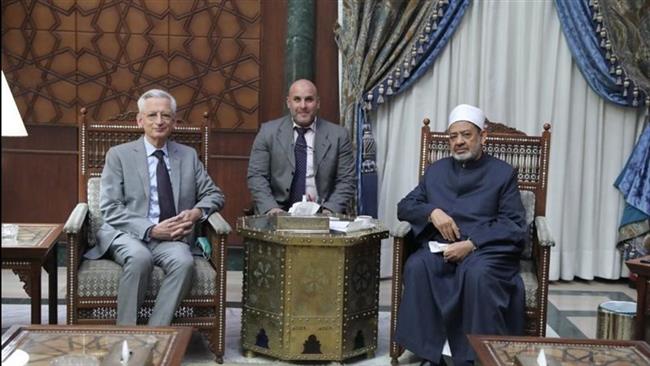 شيخ الأزهر يعرب عن قلقه من تعمد بعض السياسيين في الغرب الإساءة للإسلام 