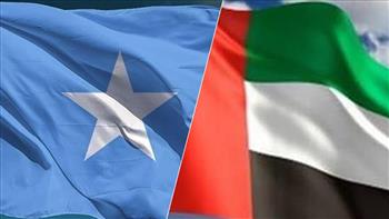   الصومال والإمارات تبحثان تطوير العلاقات الثنائية