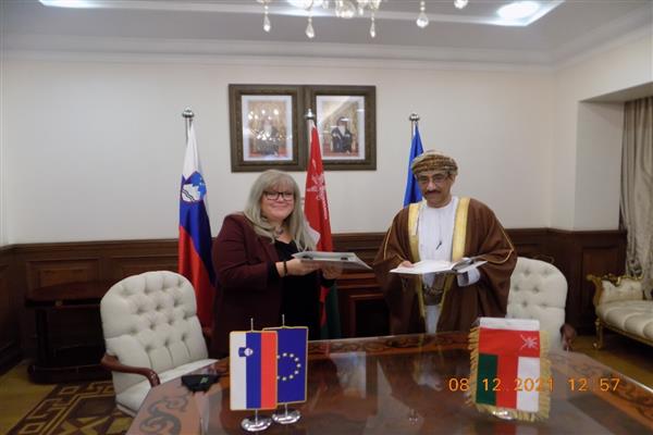 اتفاقية تفاهم بين عُمان وسلوفينيا في القاهرة