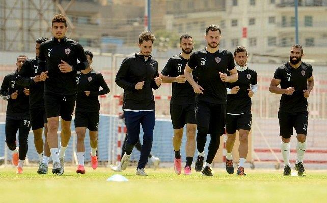 تدريبات تأهيلية وإطالات للاعبي الزمالك في مجمع الصالات