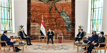   الرئيس يستقبل رئيس وزراء لبنان 