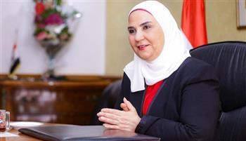 وزيرة التضامن الاجتماعي تسلم جهاز العرائس لتسع يتيمات من دار أحباب الله