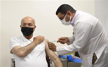   الرئيس العراقى يتلقى اللقاح المضاد لكورونا