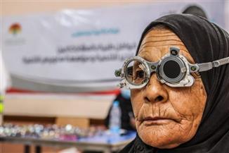 قافلة مبادرة بيت يحمينى الطبية تكشف على عيون 470 بالوادى الجديد