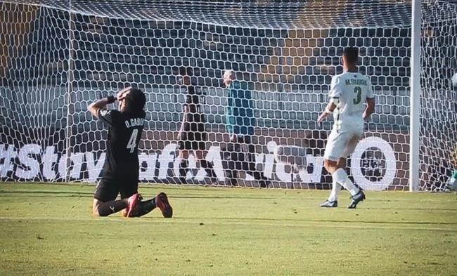 بيراميدز يهدي الرجاء فوزاً سهلاً ويفقد صدارة مجموعته بالكونفدرالية