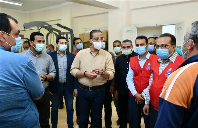 «الأنصاري» يتفقد أعمال مبادرة محافظة الفيوم لتسجيل المواطنين للحصول على لقاح كورونا