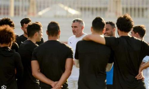 كواليس اجتماع كارتيرون مع لاعبى الزمالك