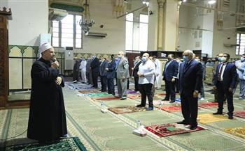   محافظ الجيزة يؤدى صلاة عيد الفطر المبارك بمسجد المغفرة بحى العجوزة