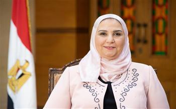 وزيرة التضامن تقدم هدايا وعيديات لـ ١١ ألف ابن من أبناء مصر