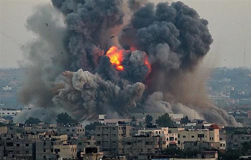 لليوم السادس على التوالى..  الاحتلال الإسرائيلي يواصل قصف مدفعى من دبابات على غزة