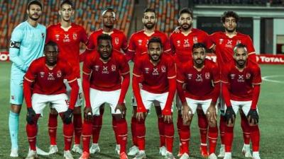 طاهر والشحات على رأس تشكيل الأهلي لمواجهة صن داونز