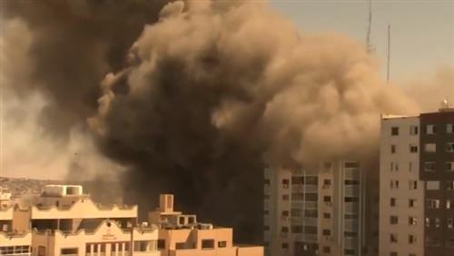 الاتحاد الأوروبي يعرب عن قلقه البالغ حيال تدمير مكاتب صحفية في غزة