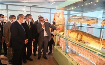   وزيرا «السياحة والطيران» يفتتحان متحفي الآثار المصرية بمطار القاهرة