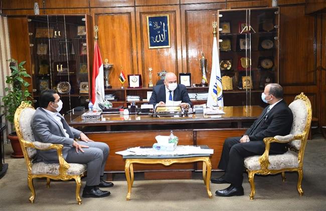 «الداودي» يطمئن علي جاهزية مدارس قنا لإمتحانات الثانوية العامة