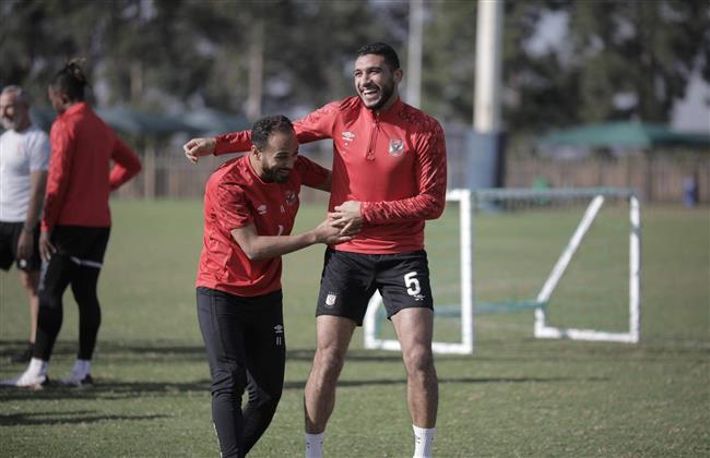  لاعبو الأهلي يحتفلون بعيد ميلاد رامي ربيعة