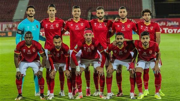 طبيب الأهلى يزف بشرى سارة للجماهير بشأن نجم الفريق