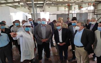   وزير الزراعة ومحافظ بورسعيد يتفقدا مصنع للاعلاف ومزرعة للانتاح الحيواني ببورسعيد
