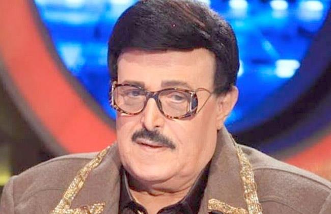هل أصيب الفنان الراحل سمير غانم بالفطر الأسود ؟