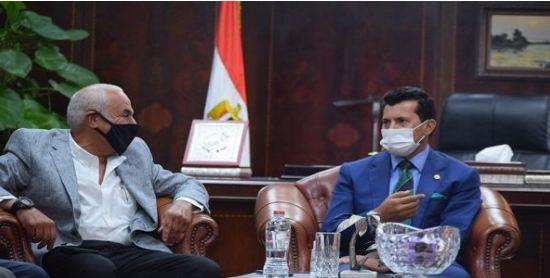 لجنة إدارة الزمالك تتسلم النادي