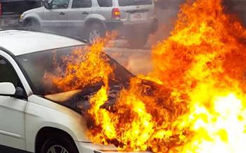   اشتعال النيران في سيارة ملاكي بالهرم وتوقف حركة المرور