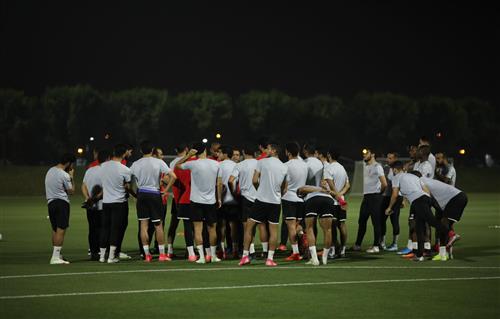 موسيماني يطالب لاعبي الأهلي بالتركيز في مباراة نهضة بركان