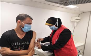    محافظ المنيا : إقبال كبير على المركز المتنقل للقاحات فيروس كورونا  