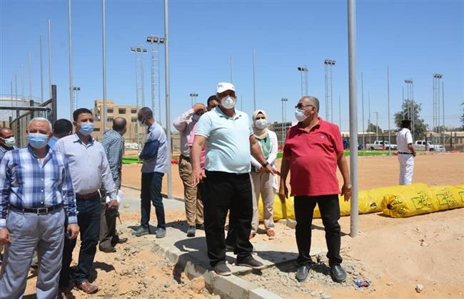 محافظ الوادي الجديد يتفقد أعمال تطوير حديقة السلام بالخارجة
