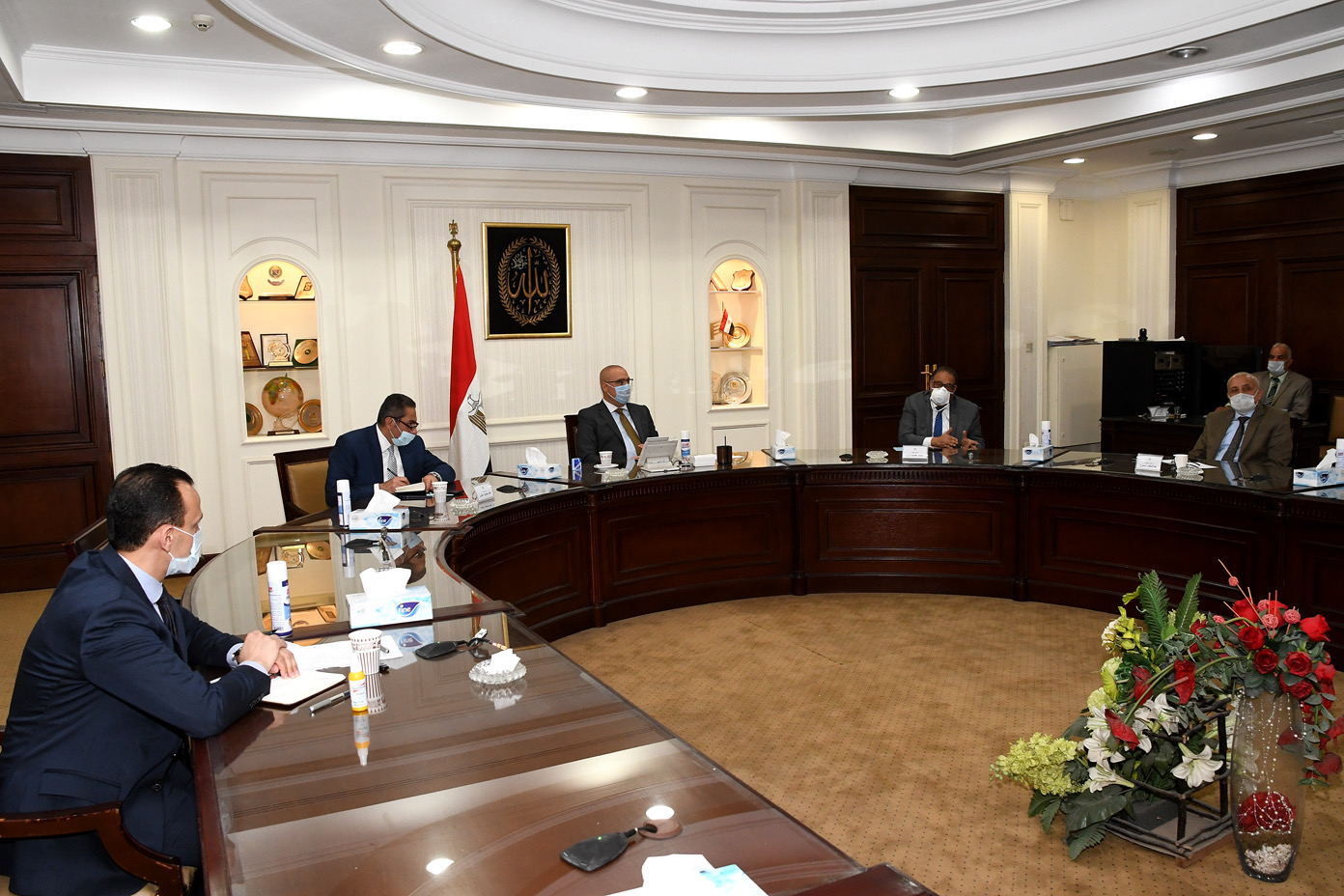 وزير الإسكان يلتقى أعضاء تنسيقية شباب الأحزاب والسياسيين