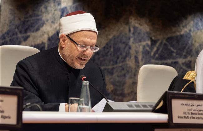 حكم التغيب عن صلاة الجمعة بسبب كورونا.. شوقى علام يجيب