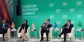   وزير السياحة  يشارك في قمة انعاش السياحة المنعقدة بالمملكة العربية السعودية