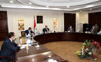 وزير الإسكان يلتقى أعضاء تنسيقية شباب الأحزاب والسياسيين 